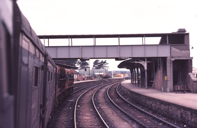 A train on the railway tracks

Description automatically generated with medium confidence