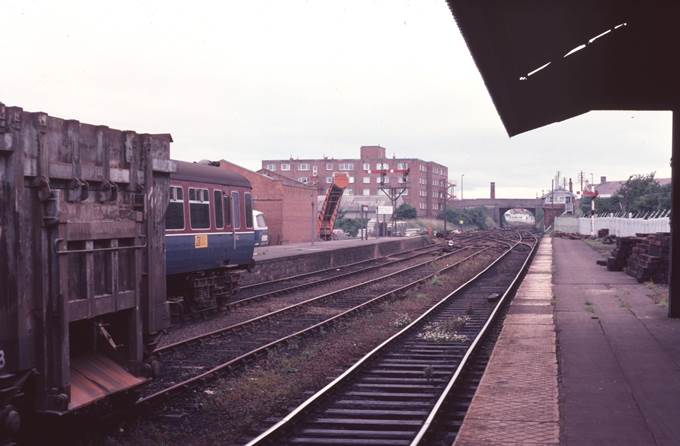 A train on the railway tracks

Description automatically generated with medium confidence